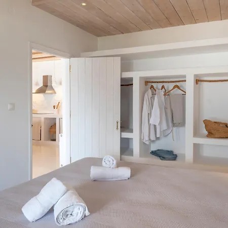 Donum Dei Seaside & Apartamento Krotiri