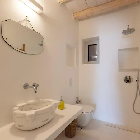 Donum Dei Seaside & Apartamento Krotiri