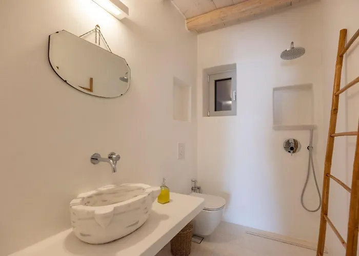 Donum Dei Seaside & アパート Krotiri