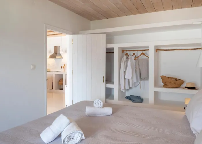 Donum Dei Seaside & דירה Krotiri